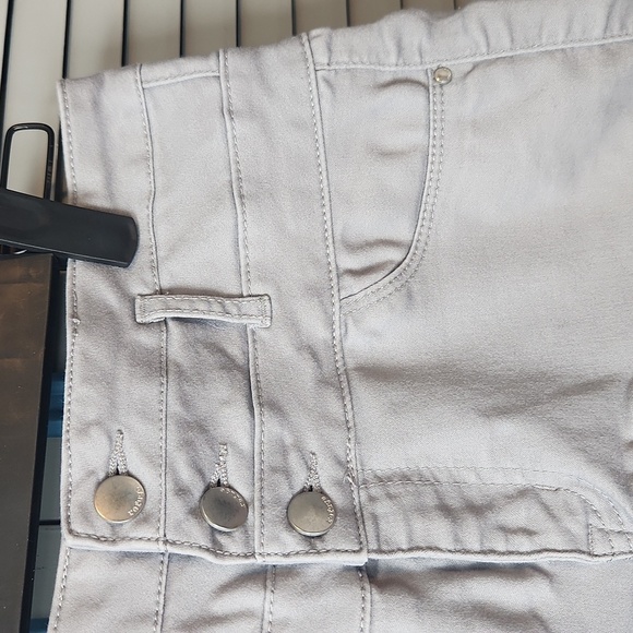 Refuge High Waisted Light Grey Denim Shorts - Picture 4 of 13
